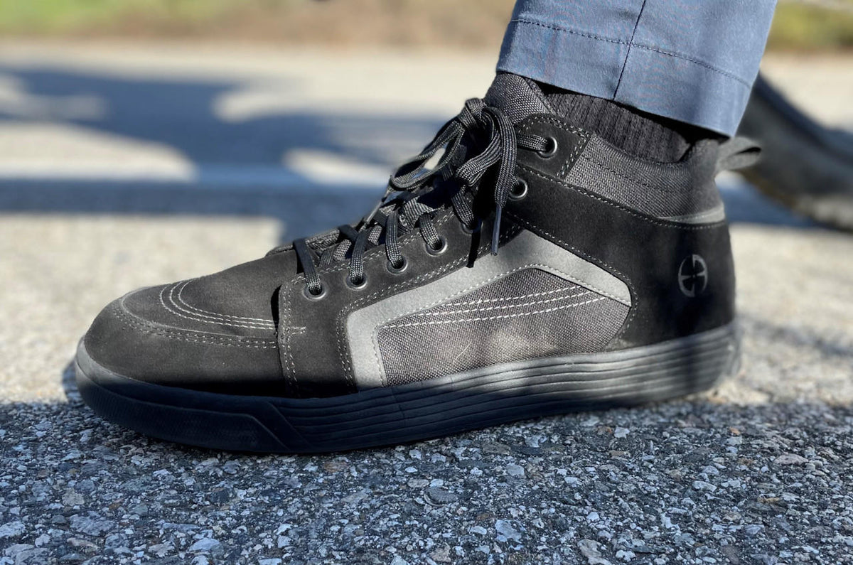 LAPG Men's Terrain Stealth Sneaker